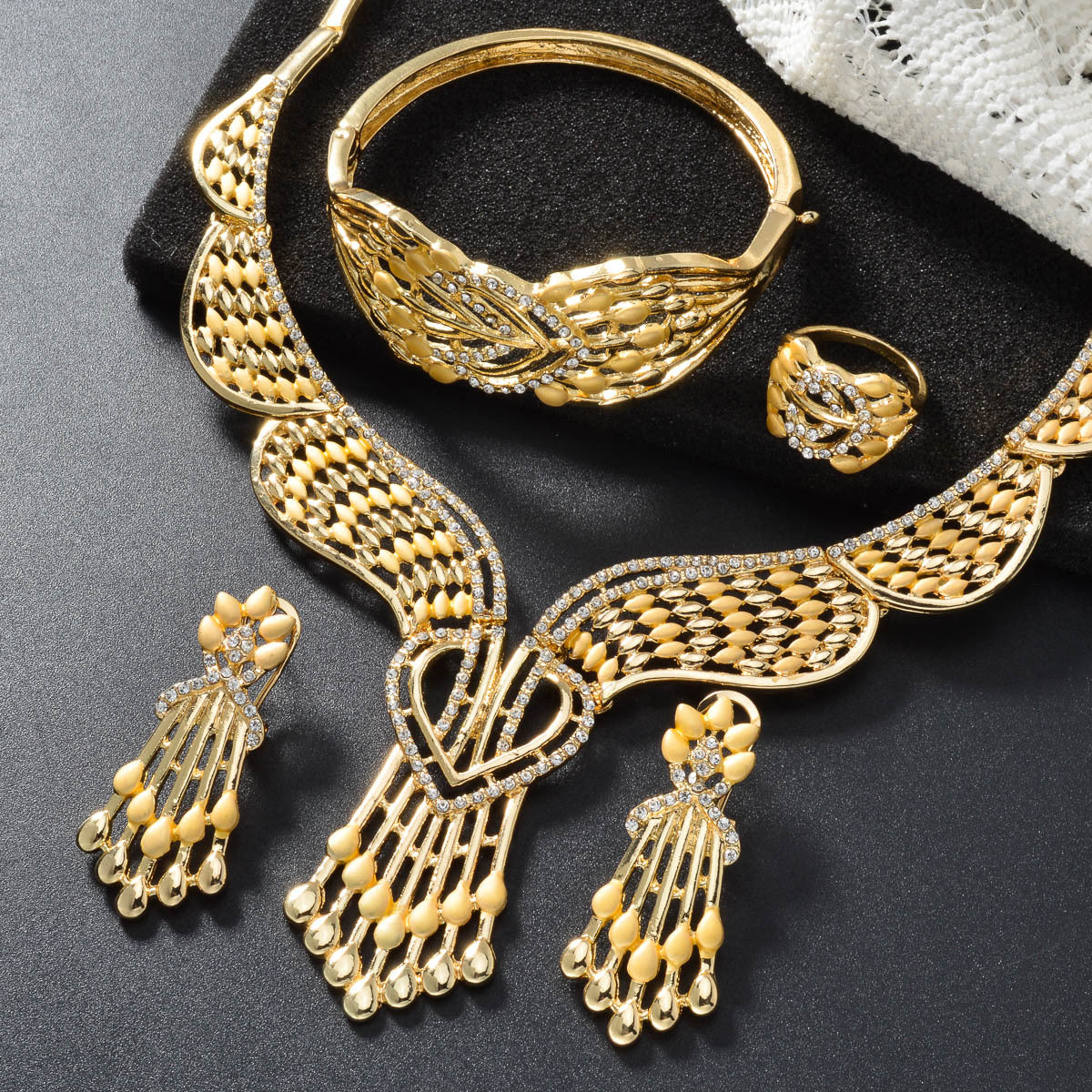 New European And American-style Exaggerated Jewelry