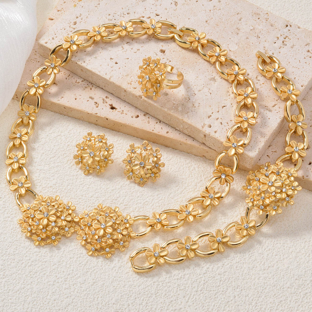 European And American Trendy Floral Jewelry Adorned With Diamonds